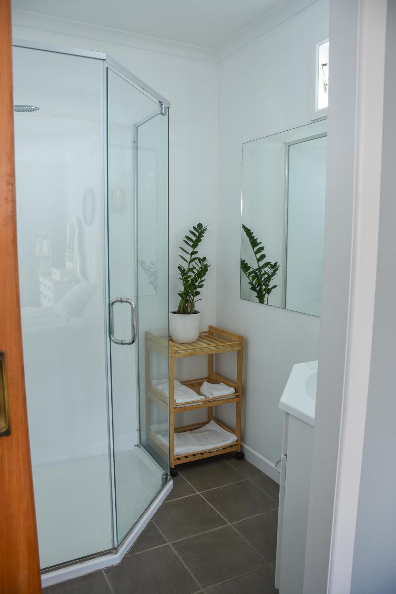 Beautiful Home With Short Stroll To Havelock Village Havelock North Exterior foto